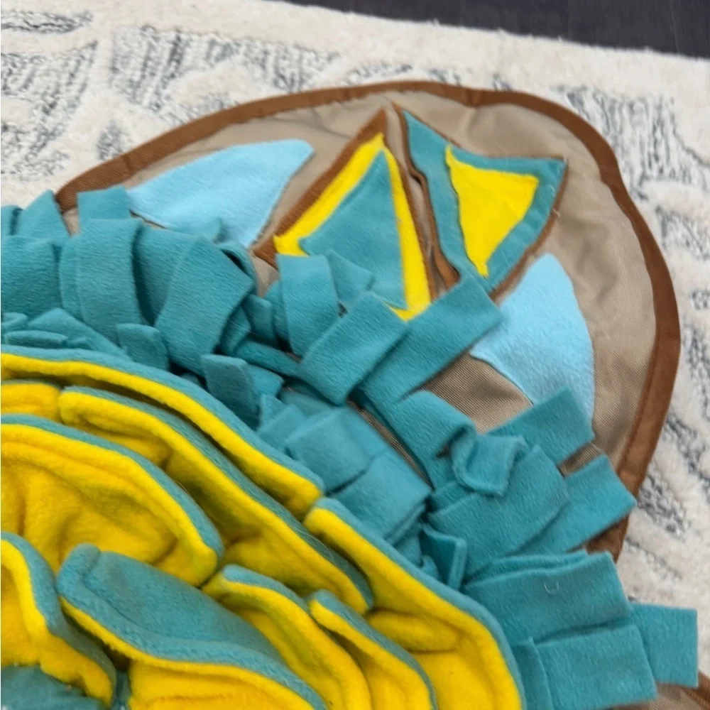 🎊HP🎉 Shy Coyote Pets Teal and Yellow Treat Find Dog Toy Mat